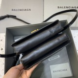 バレンシアガバッグ BALENCIAGA2022最新の斜めバッグ