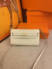 エルメスバッグ HERMES2022新作ケリーメッセンジャーバッグ