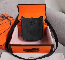 エルメスバッグ HERMES2022新作Evelyneミニメッセンジャーバッグ
