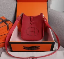 エルメスバッグ HERMES2022新作Evelyneミニメッセンジャーバッグ