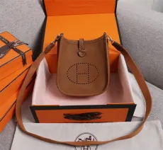 エルメスバッグ HERMES2022新作Evelyneミニメッセンジャーバッグ