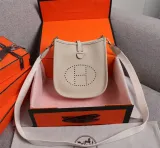 エルメスバッグ HERMES2022新作Evelyneミニメッセンジャーバッグ