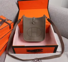 エルメスバッグ HERMES2022新作Evelyneミニメッセンジャーバッグ