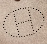 エルメスバッグ HERMES2022新作Evelyneミニメッセンジャーバッグ