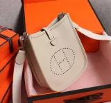 エルメスバッグ HERMES2022新作Evelyneミニメッセンジャーバッグ