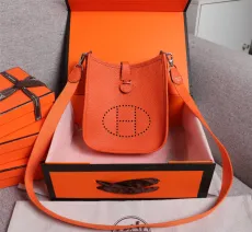 エルメスバッグ HERMES2022新作Evelyneミニメッセンジャーバッグ