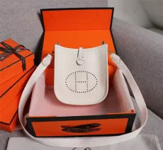 エルメスバッグ HERMES2022新作Evelyneミニメッセンジャーバッグ