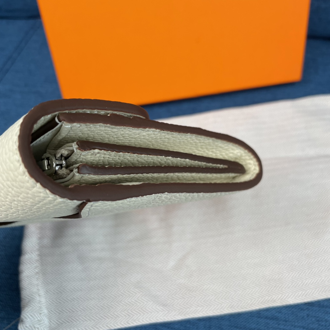 エルメス財布 HERMES2022新作コンスタンスバイフォールドウォレット