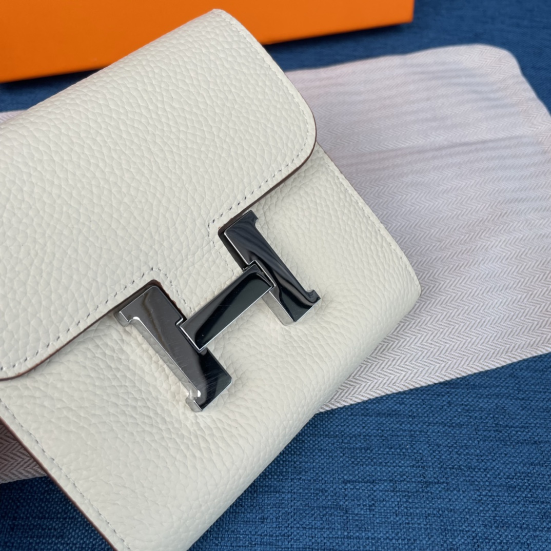 エルメス財布 HERMES2022新作コンスタンスバイフォールドウォレット
