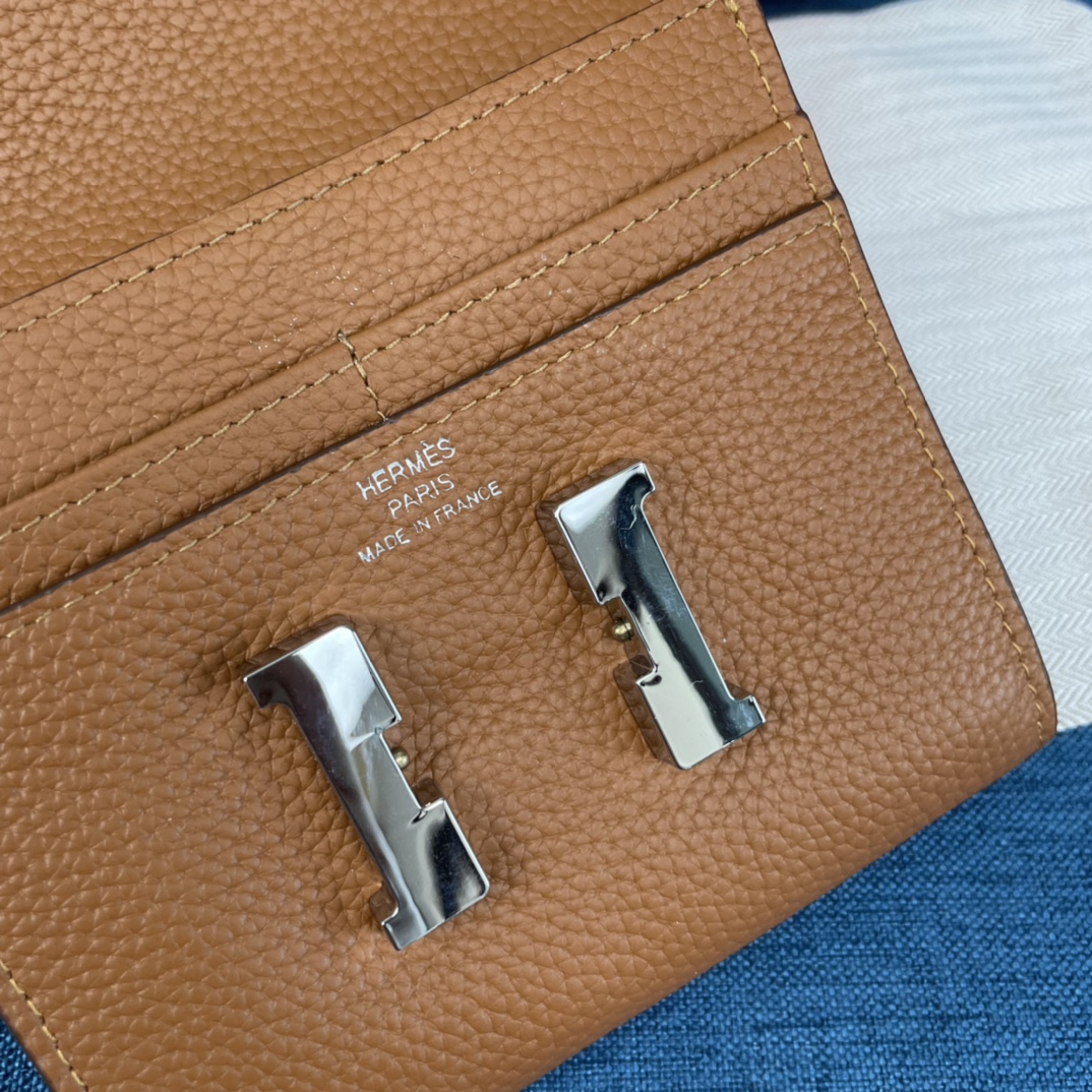 エルメス財布 HERMES2022新作コンスタンスバイフォールドウォレット