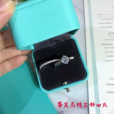 ティファニー指輪 Tiffany&Co2022の新しい斜め4ピンダイヤモンドリング