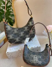 セリーヌバッグ CELINE2022の新しいAVAハンドバッグ