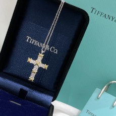 ティファニーネックレス Tiffany＆Co2022新作クロスクロスネックレス
