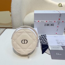 ディオールバッグ DIOR2022新しい化粧ボックス