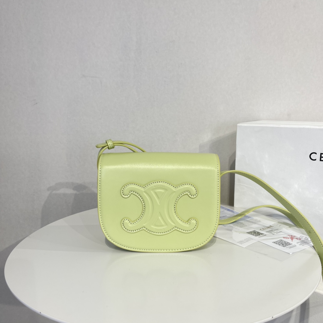 セリーヌバッグ CELINE2022春夏FOLCOサドルバッグ
