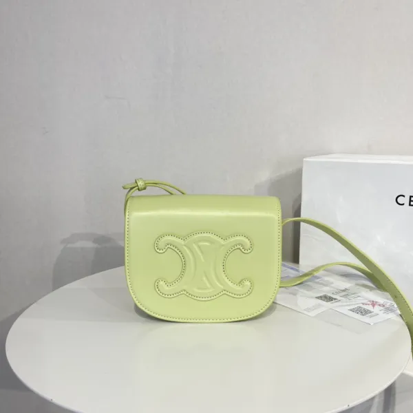 セリーヌバッグ CELINE2022春夏FOLCOサドルバッグ