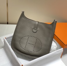 エルメスバッグ HERMES2022新作Evelyneメッセンジャーバッグ