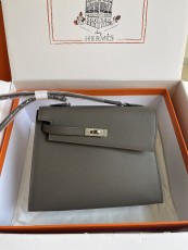 エルメスバッグ HERMES2022最新のケリーメッセンジャーバッグ