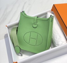 エルメスバッグ HERMES2022新作ミニエブリンメッセンジャーバッグ