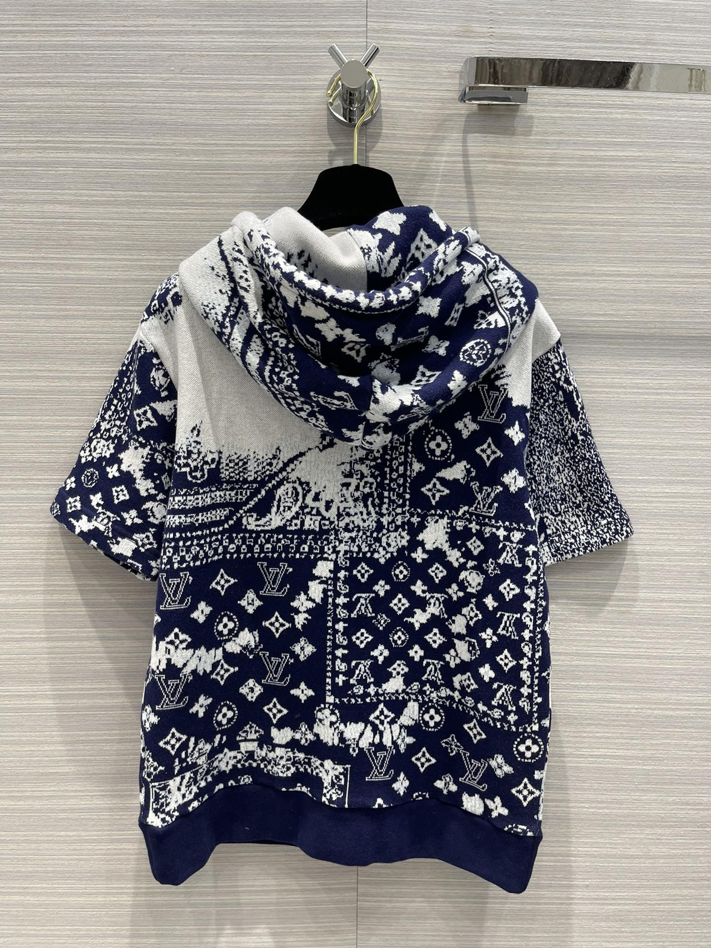 【値下げ中】LOUIS VUITTON ルイヴィトン ニット フラワーレース 花柄 七分丈 セーター 服 秋 冬 トップス S グレー ベージュ ウール  レーヨン  ナイロン  レディース 人気【品】