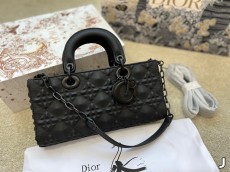 ディオールバッグ DIOR2022新作ハンドバッグ