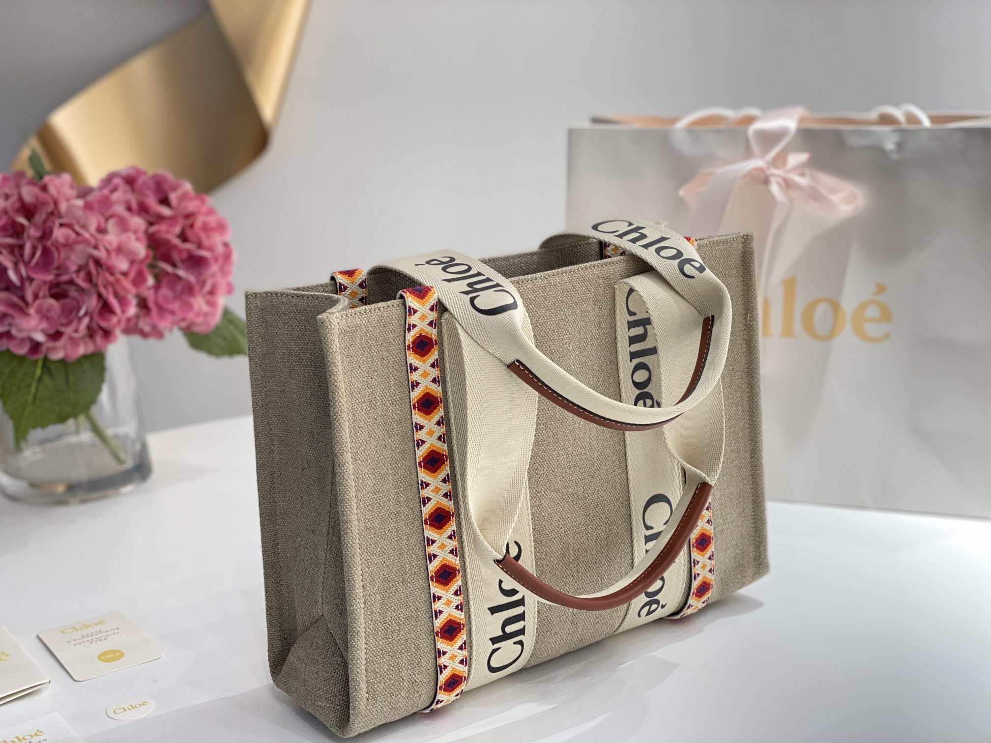 クロエバッグ CHLOE2022春夏新作ウッディリンジ刺繍トートバッグ