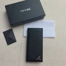 プラダ財布 PRADA2022の新作二つ折り長財布