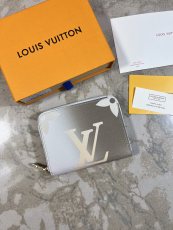 ルイヴィトン財布 LOUIS VUITTON2022 新作 ジッパーウォレット M81388