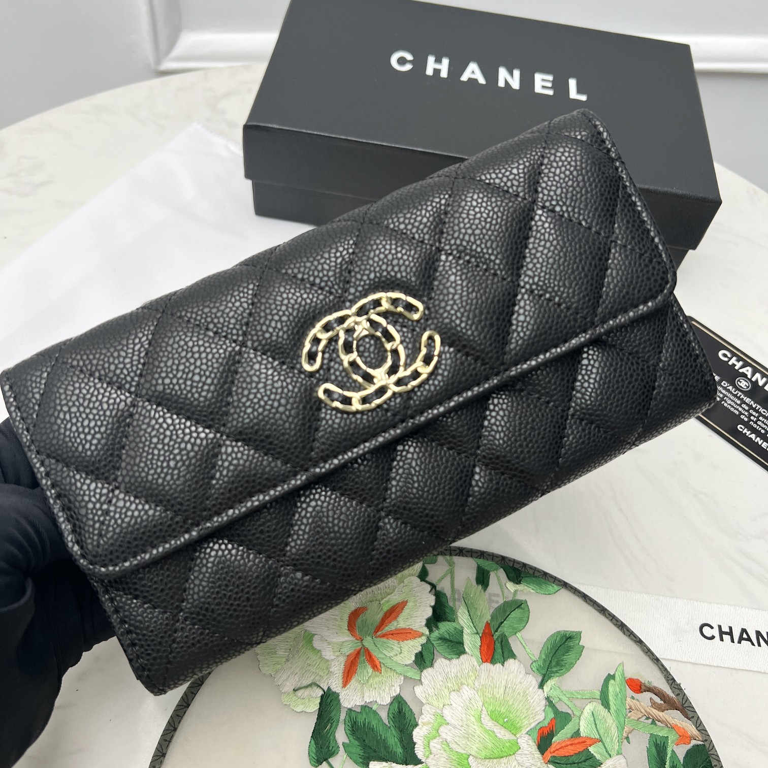 シャネル財布 CHANEL2022の新作二つ折り財布