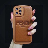 フェンディiPhoneケース FENDI2022 新作 型押しレザー オールインクルーシブ フォンケース