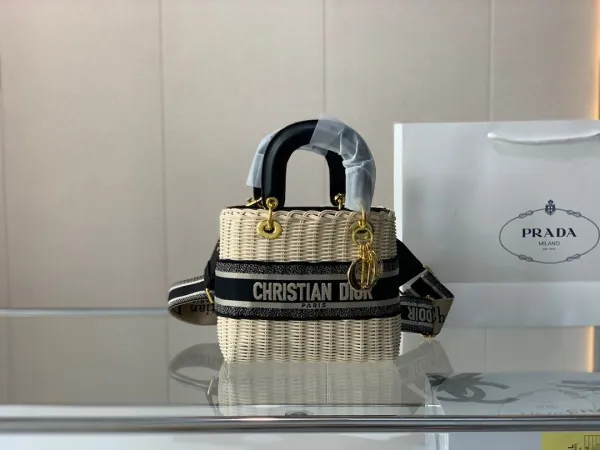 ディオールバッグ DIOR2022新作ハンドバッグ