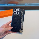 ルイヴィトンiPhoneケース LOUIS VUITTON2022 新作 型押しチェーン 携帯ケース