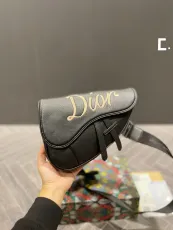 ディオールバッグ DIOR2022 新作 Saddle サドルバッグ