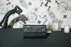 クロムハーツ財布 CHROMEHEARTS2022 新作クロス三つ折り財布 W011