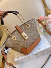 コーチバッグ COACH2022新作ハンドバッグ