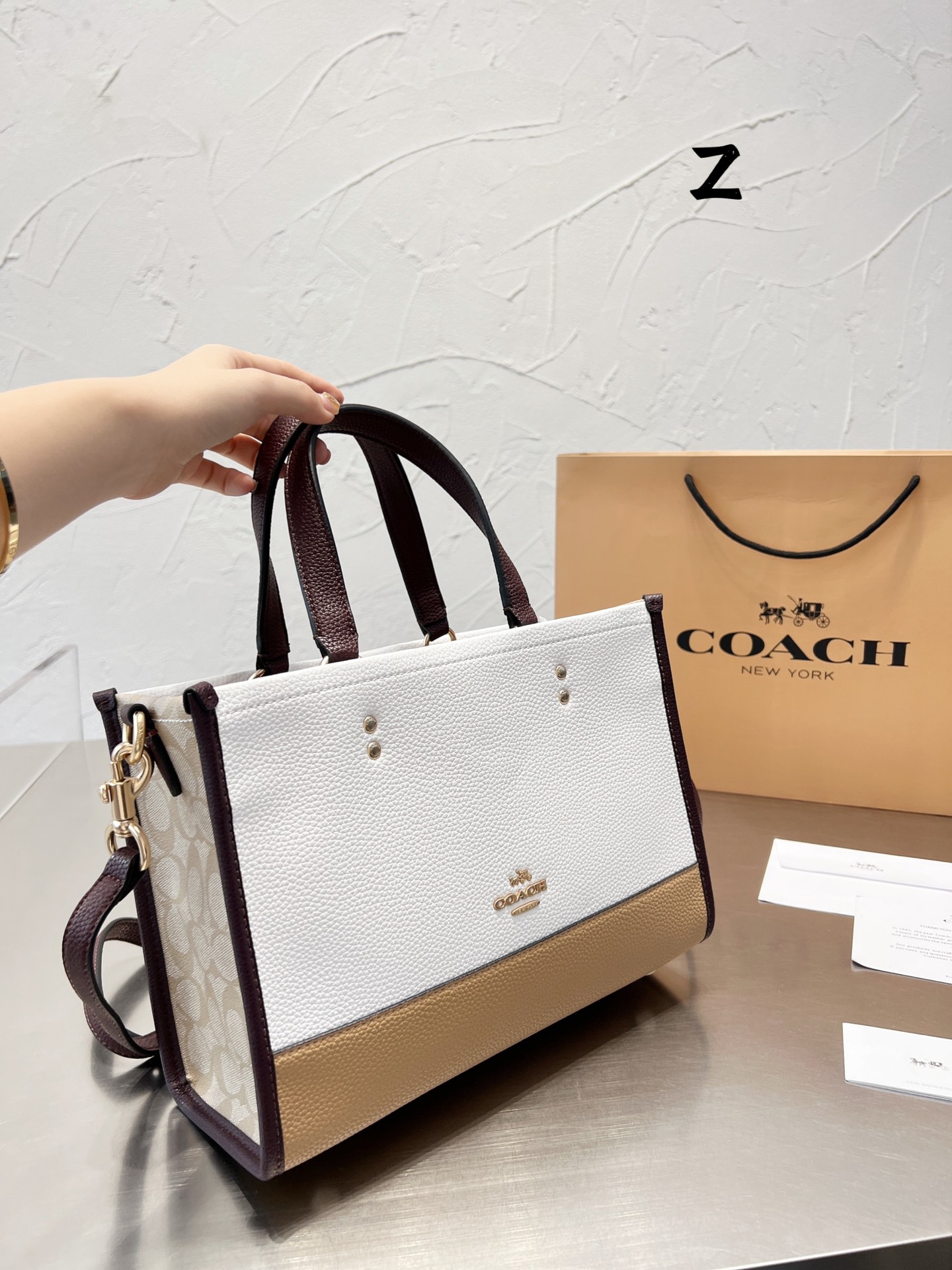コーチバッグ COACH2022新作 フィールド ショッピングバッグ