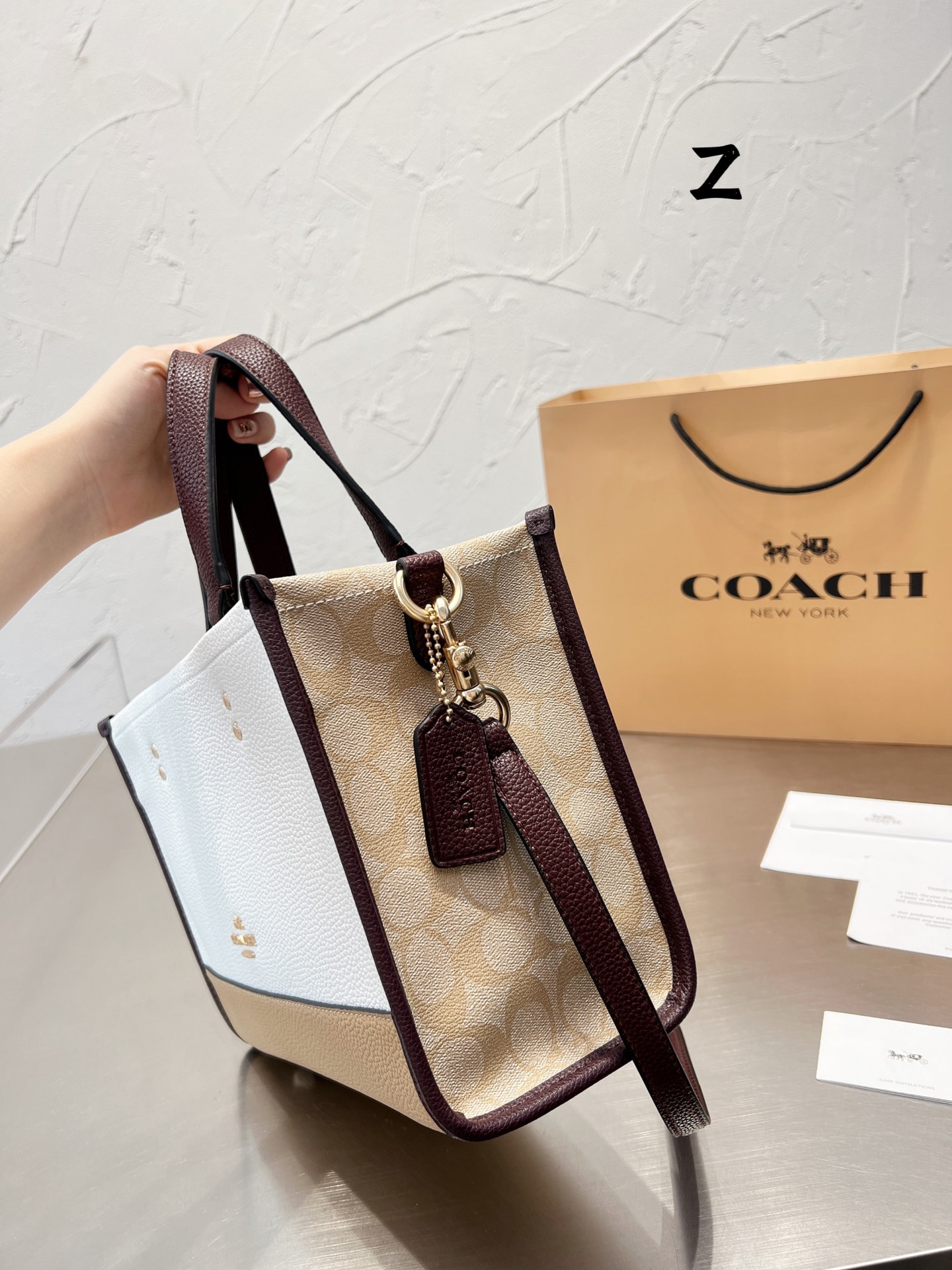コーチバッグ COACH2022新作 フィールド ショッピングバッグ