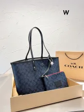 コーチバッグ COACH2022新作シティトートバッグ