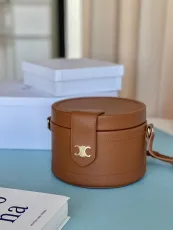 セリーヌバッグ CELINE2022新作 TAMBOUR TRIOMPHE メッセンジャーバッグ