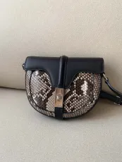 セリーヌバッグ CELINE2022新作 BESACE ハンドバッグ
