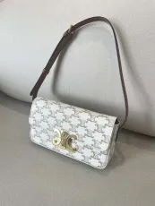 セリーヌバッグ CELINE2022新作 TRIOMPHE ショルダーバッグ