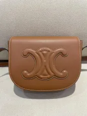 セリーヌバッグ CELINE2022新作 FOLCO CUIR TRIOMPHE メッセンジャーバッグ