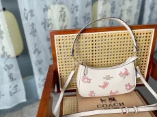 コーチバッグ COACH2022新作ハンドバッグ
