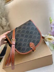 セリーヌバッグ CELINE2022新作メッセンジャーバッグ