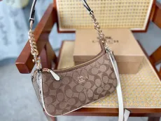 コーチバッグ COACH2022新作ハンドバッグ