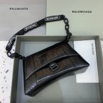バレンシアガバッグ BALENCIAGA 2022新作 ダウンタウンチェーンショルダーバッグ