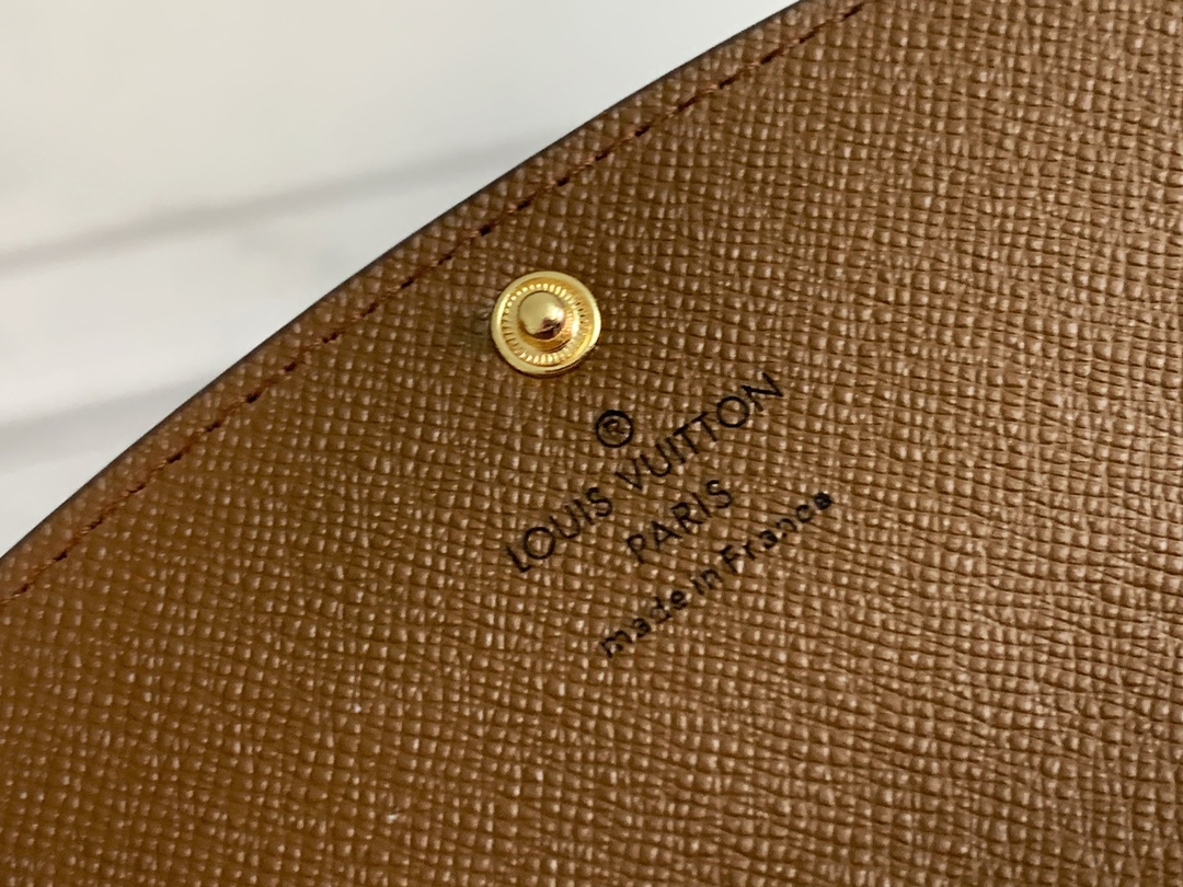 ルイヴィトン財布 LOUIS VUITTON2022新作 二つ折り長財布 M60136