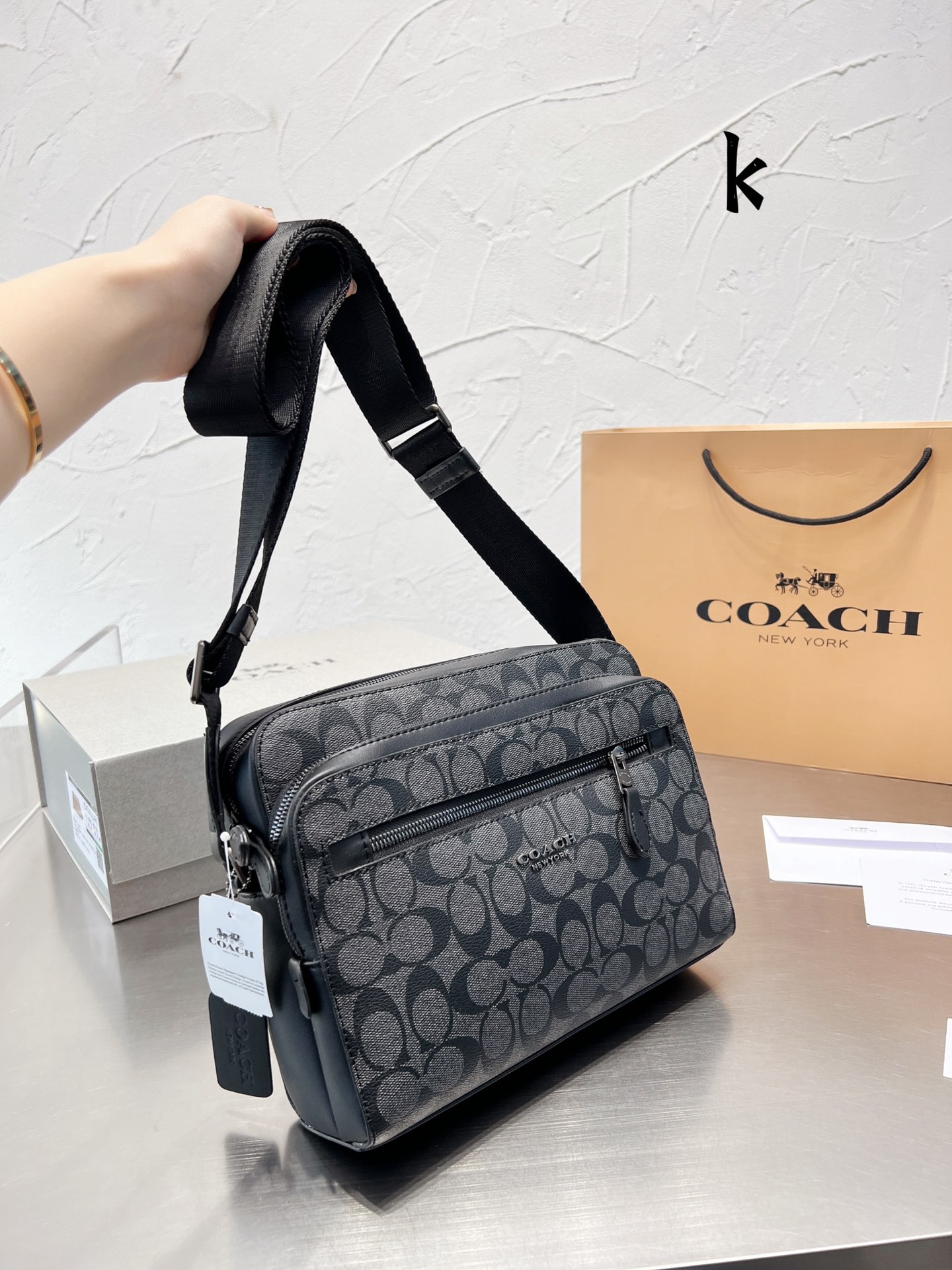 コーチバッグ COACH2022新作 メッセンジャーバッグ