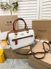 コーチバッグ COACH2022新作ハンドバッグ