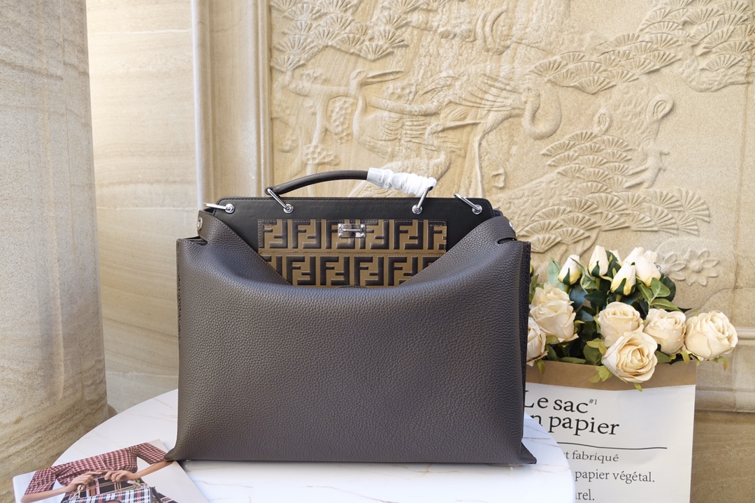 フェンディバッグ FENDI2022新作ハンドバッグ